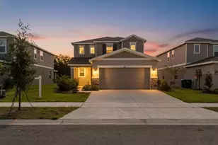 821 Blue Creek Dr, Haines City, FL 33844 - Photo 2