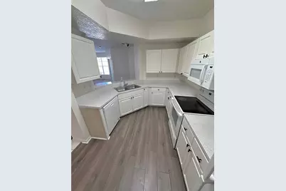 5554 Metrowest Boulevard #4-201, Orlando, FL 32811 - Photo 8