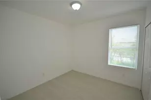 3305 Bassie Ct, Fort Myers, FL 33916 - Photo 8