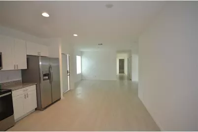 3305 Bassie Court, Fort Myers, FL 33916 - Photo 4