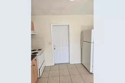 1109 E Seneca Avenue #B, Tampa, FL 33612 - Photo 6