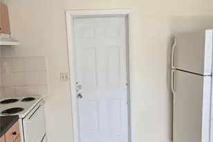 1109 E Seneca Ave, Tampa, FL 33612 - Photo 6