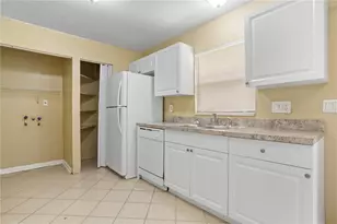 1921 Bonneville Dr, Orlando, FL 32826 - Photo 4