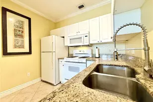 2747 Via Capri, Clearwater, FL 33764 - Photo 4