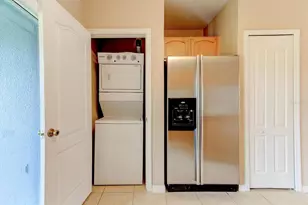 509 Wilton Cir, Sanford, FL 32773 - Photo 10