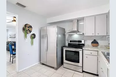 220 SE Jefferson Circle N, Saint Petersburg, FL 33703 - Photo 14