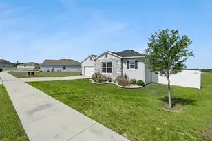 2429 Begonia St, Mascotte, FL 34753 - Photo 2
