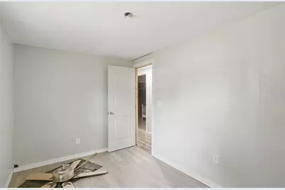 6945 NE 5th Place, Ocala, FL 34470 - Photo 12