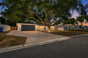 6801 17th St S, Saint Petersburg, FL 33712 - Photo 2