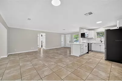 6801 17th Street S, Saint Petersburg, FL 33712 - Photo 4