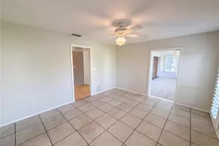 4561 Great Lakes Dr S, Clearwater, FL 33762 - Photo 8