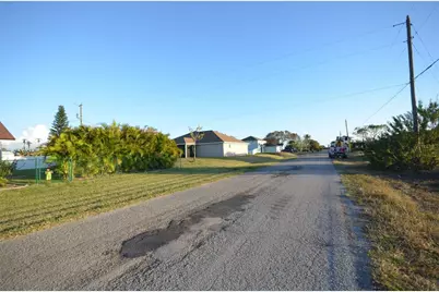 1304 NE 14th Avenue, Cape Coral, FL 33909 - Photo 1