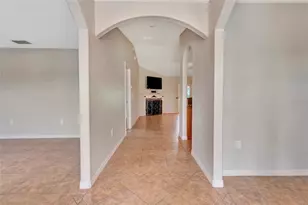 106 Fairway Cir, Umatilla, FL 32784 - Photo 4