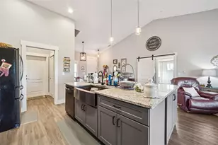 8020 Sergeant Pepper Dr, Howey in the Hills, FL 34737 - Photo 14