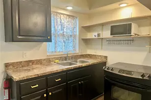 847 Parkwood Ave, Groveland, FL 34736 - Photo 6