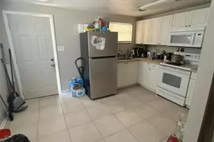 2121 33rd St, Sarasota, FL 34234 - Photo 4
