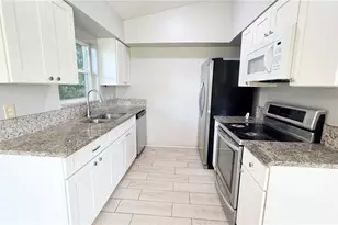 11 E Ella J Gilmore St, Apopka, FL 32703 - Photo 6
