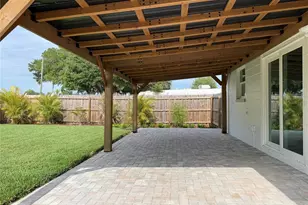 2401 16th Ave N, Saint Petersburg, FL 33713 - Photo 12