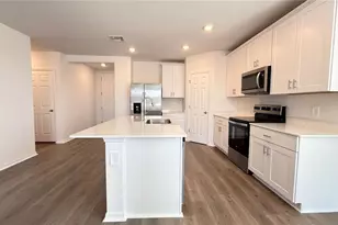 3905 Giorgio Dr, Winter Haven, FL 33884 - Photo 8