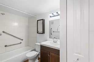 555 62nd St S, Saint Petersburg, FL 33707 - Photo 10