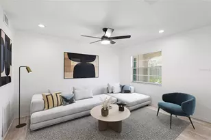 555 62nd St S, Saint Petersburg, FL 33707 - Photo 4