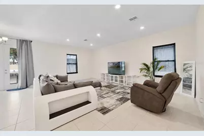 9222 Waverly Walk Drive, Orlando, FL 32817 - Photo 2