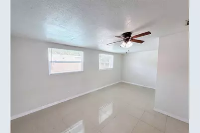 15525 Bedford Circle E, Clearwater, FL 33764 - Photo 4
