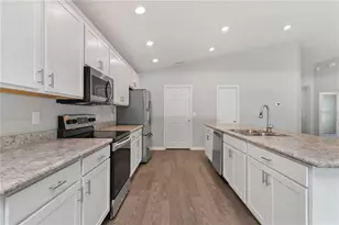 6392 Gardner Dr, Lakeland, FL 33813 - Photo 6