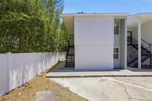 3801 N Oak Dr, Tampa, FL 33611 - Photo 2