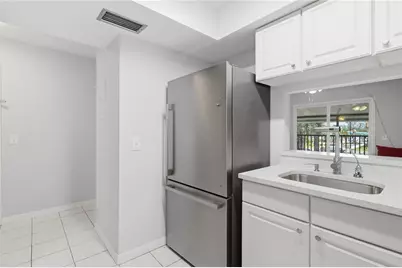 3801 N Oak Drive #A72, Tampa, FL 33611 - Photo 14