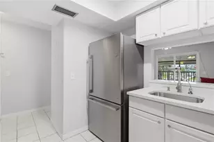 3801 N Oak Dr, Tampa, FL 33611 - Photo 14