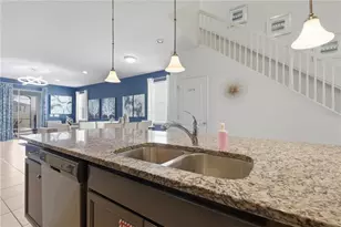 8956 Zurich Ln, Kissimmee, FL 34747 - Photo 10