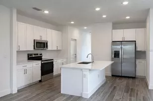 310 Elena Lavin Circle, Orlando, FL 32807 - Photo 2