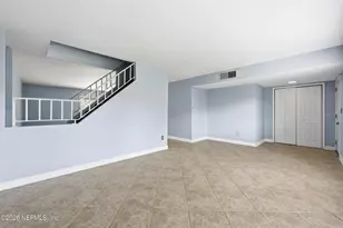 8153 Sutton Pl N, Jacksonville, FL 32217 - Photo 6