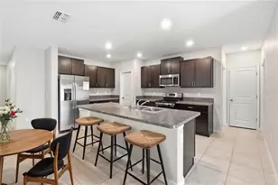 7329 Canterbury Bells Ct, Tampa, FL 33619 - Photo 8