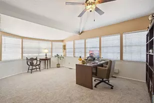 605 E Lakeview Ave, Eustis, FL 32726 - Photo 14