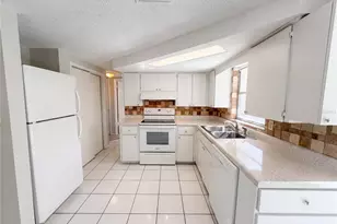 9236 Mark Twain Ln, Port Richey, FL 34668 - Photo 16