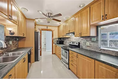 2419 Roxbury Circle, North Port, FL 34287 - Photo 6