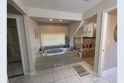 4696 Long Lake Drive, Sarasota, FL 34233 - Photo 42