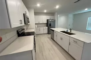 11317 Radiant Shore Loop, San Antonio, FL 33576 - Photo 6