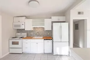 911 New York St, Edgewater, FL 32132 - Photo 2