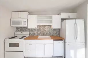 911 New York St, Edgewater, FL 32132 - Photo 14