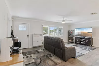 1761 65th Avenue N, Saint Petersburg, FL 33702 - Photo 4
