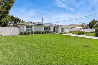 1761 65th Avenue N, Saint Petersburg, FL 33702 - Photo 2