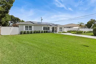 1761 65th Ave N, Saint Petersburg, FL 33702 - Photo 2
