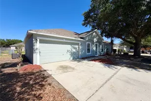 3642 Queens Cove Blvd, Winter Haven, FL 33880 - Photo 2