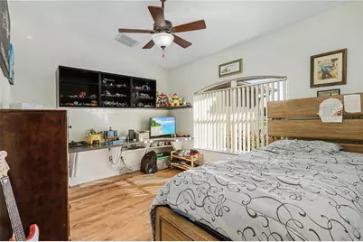 810 SW 10th Place, Cape Coral, FL 33991 - Photo 10