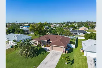 810 SW 10th Place, Cape Coral, FL 33991 - Photo 20