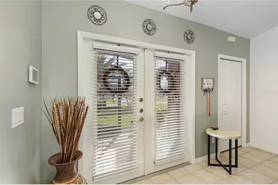 810 SW 10th Place, Cape Coral, FL 33991 - Photo 4
