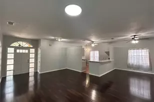 1046 Whittier Cir, Oviedo, FL 32765 - Photo 2